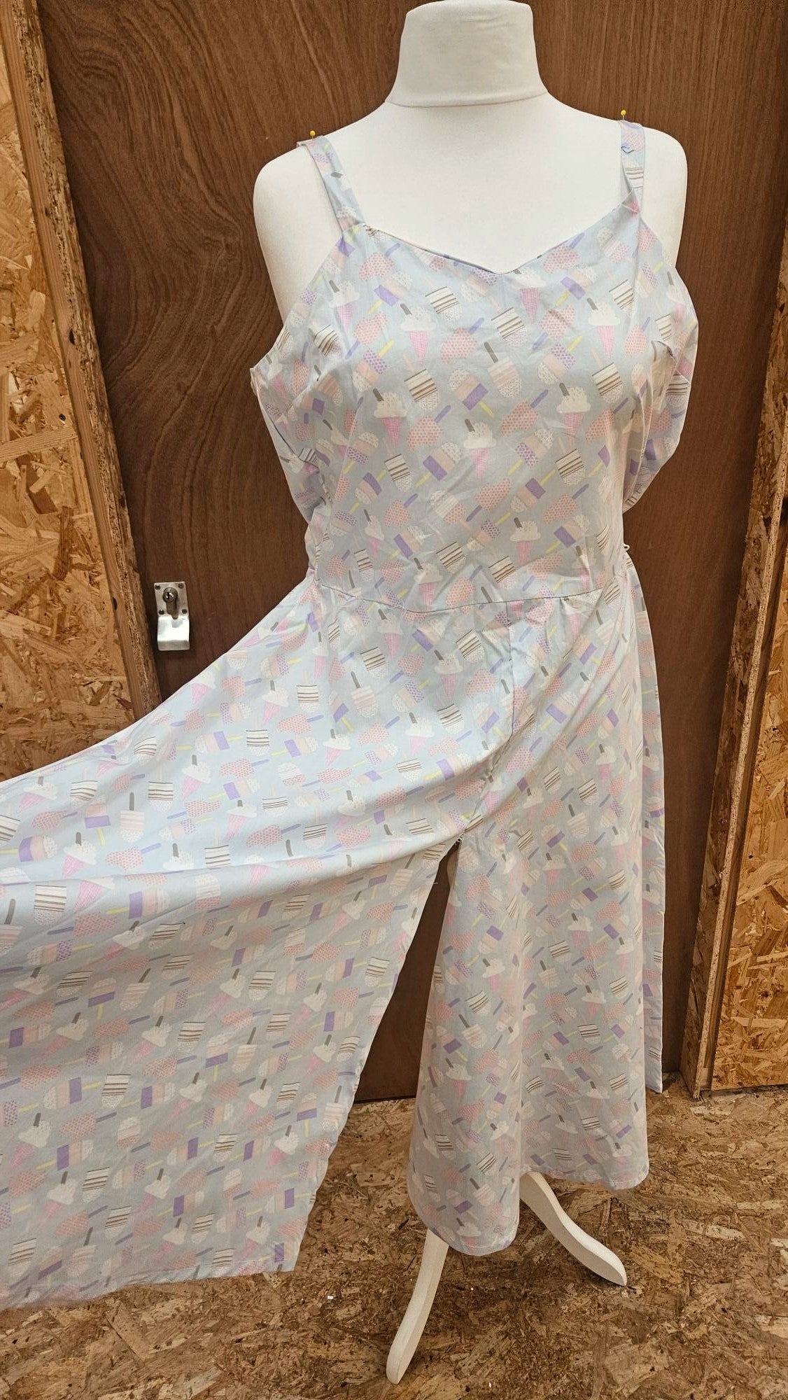 Sample Culottes Jumpsuit in Ice Cream Print Cotton - Size 12/14