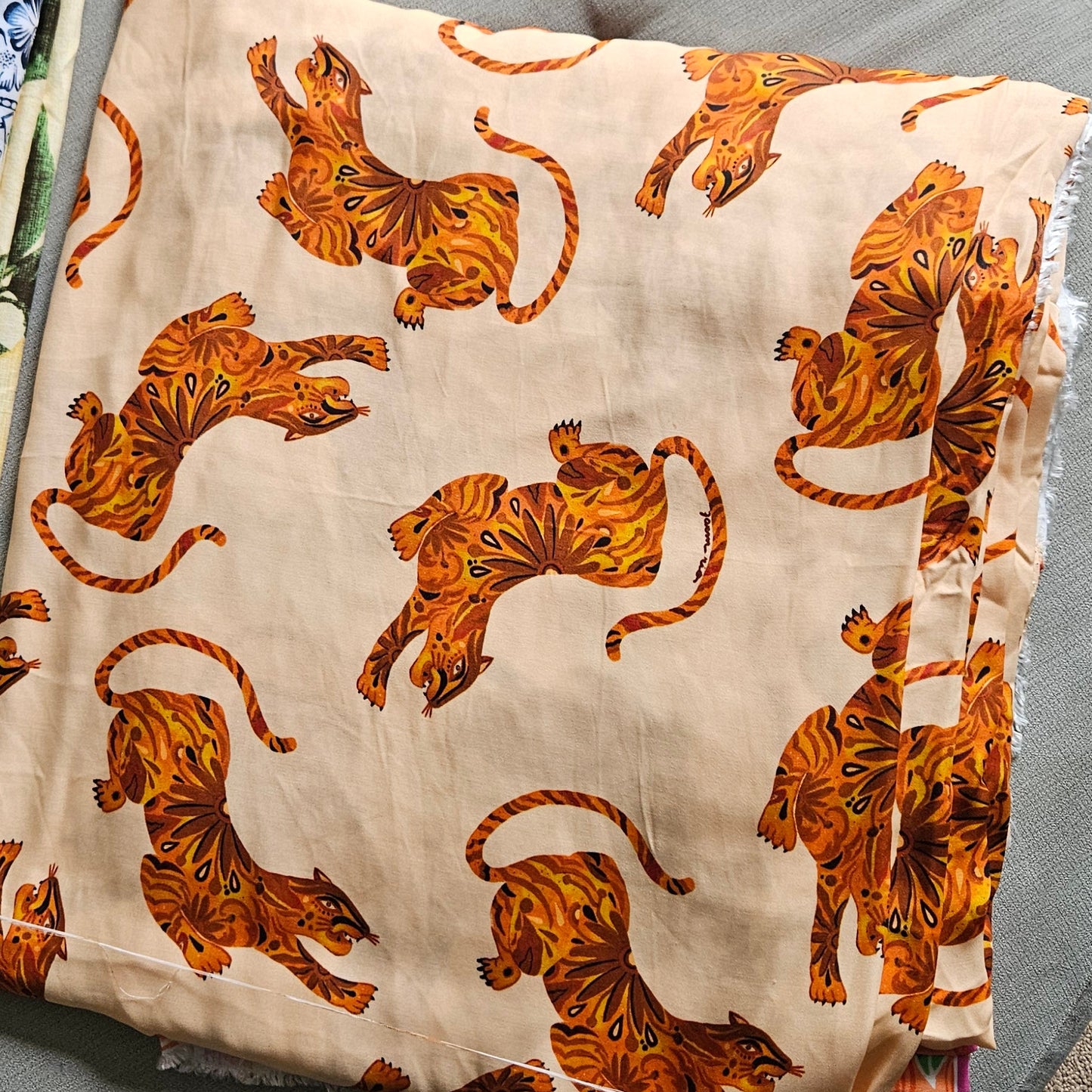 Floral Patterned Tigers Viscose Satin in Peach and Orange Remnant 3.4m