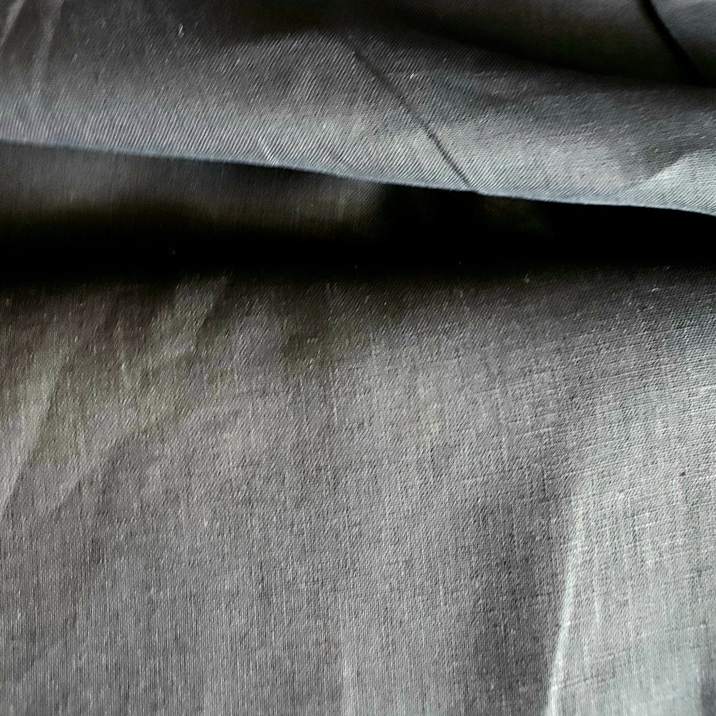 Lightweight Linen in Black