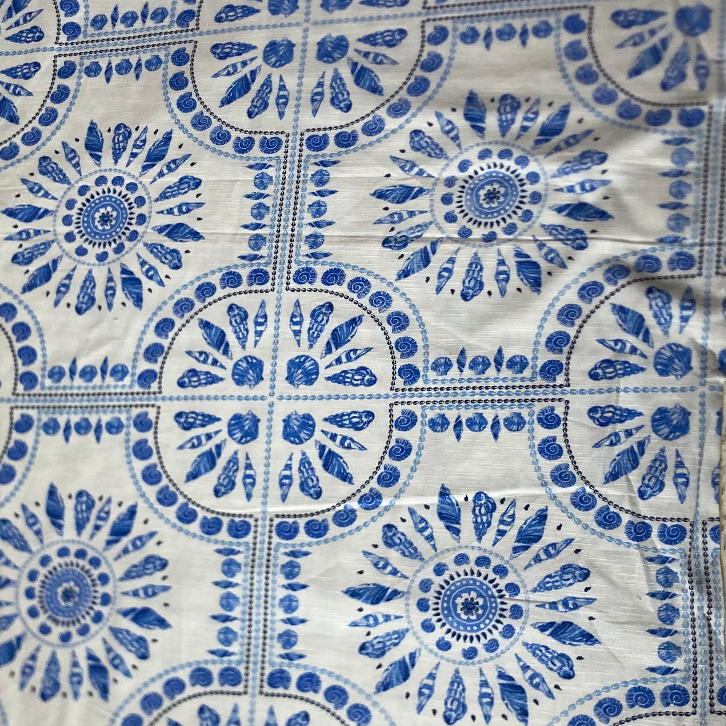 Shell Tiles Print Cotton Linen in Blue and White