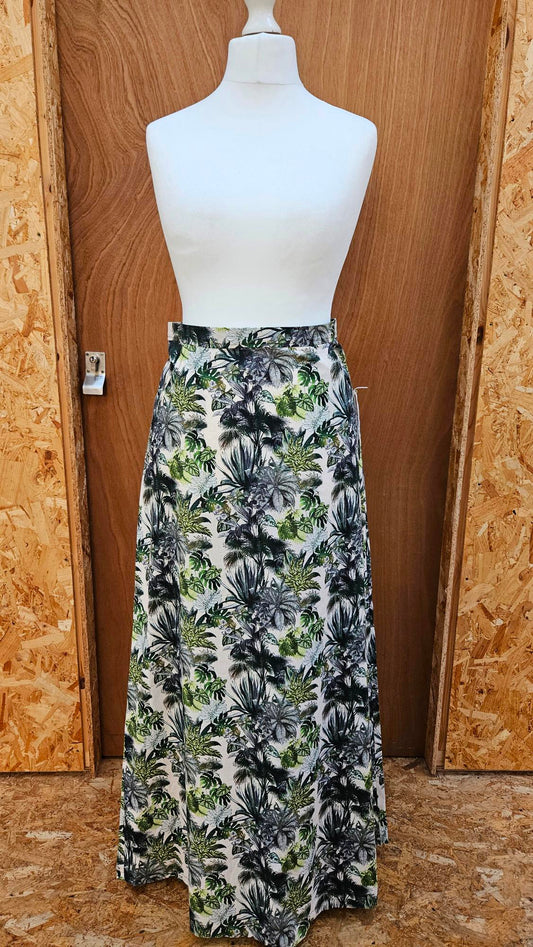 Sample A-line Skirt in Tropical Plant and Leaf Cotton - Size 14