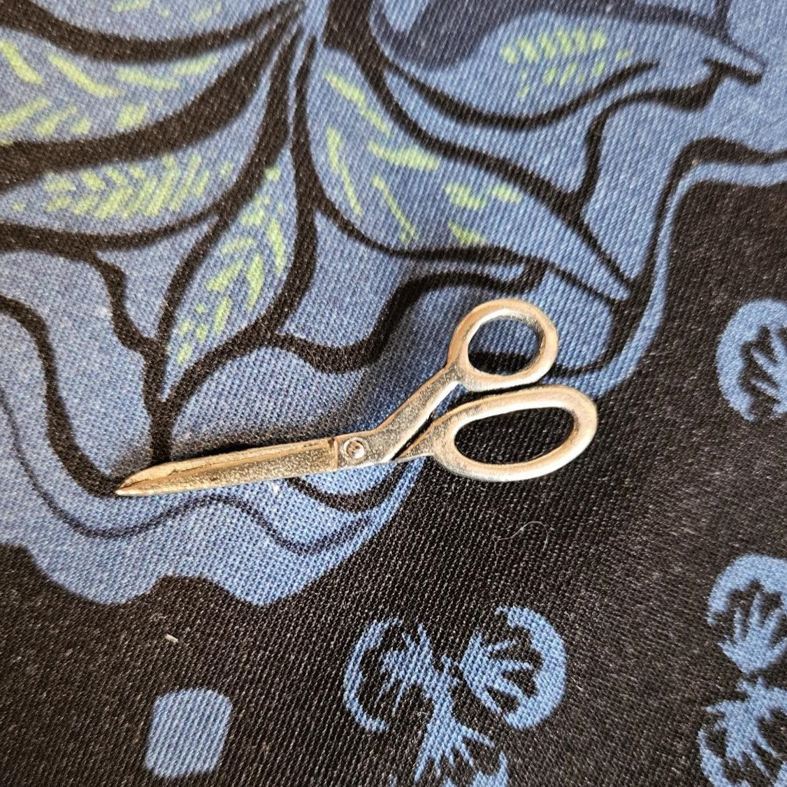 Ernest Wright Scissor Brooch