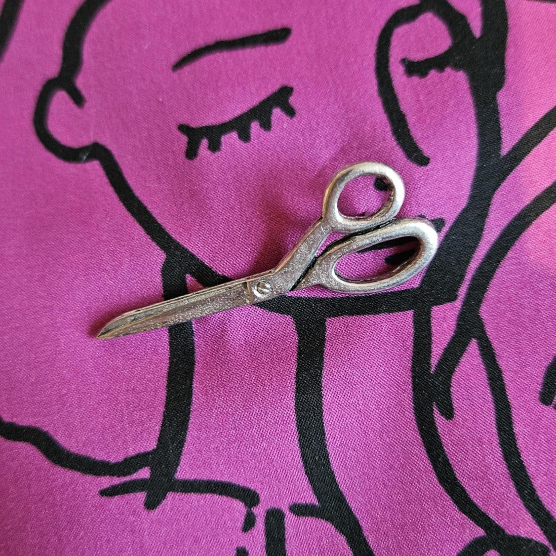 Ernest Wright Scissor Brooch