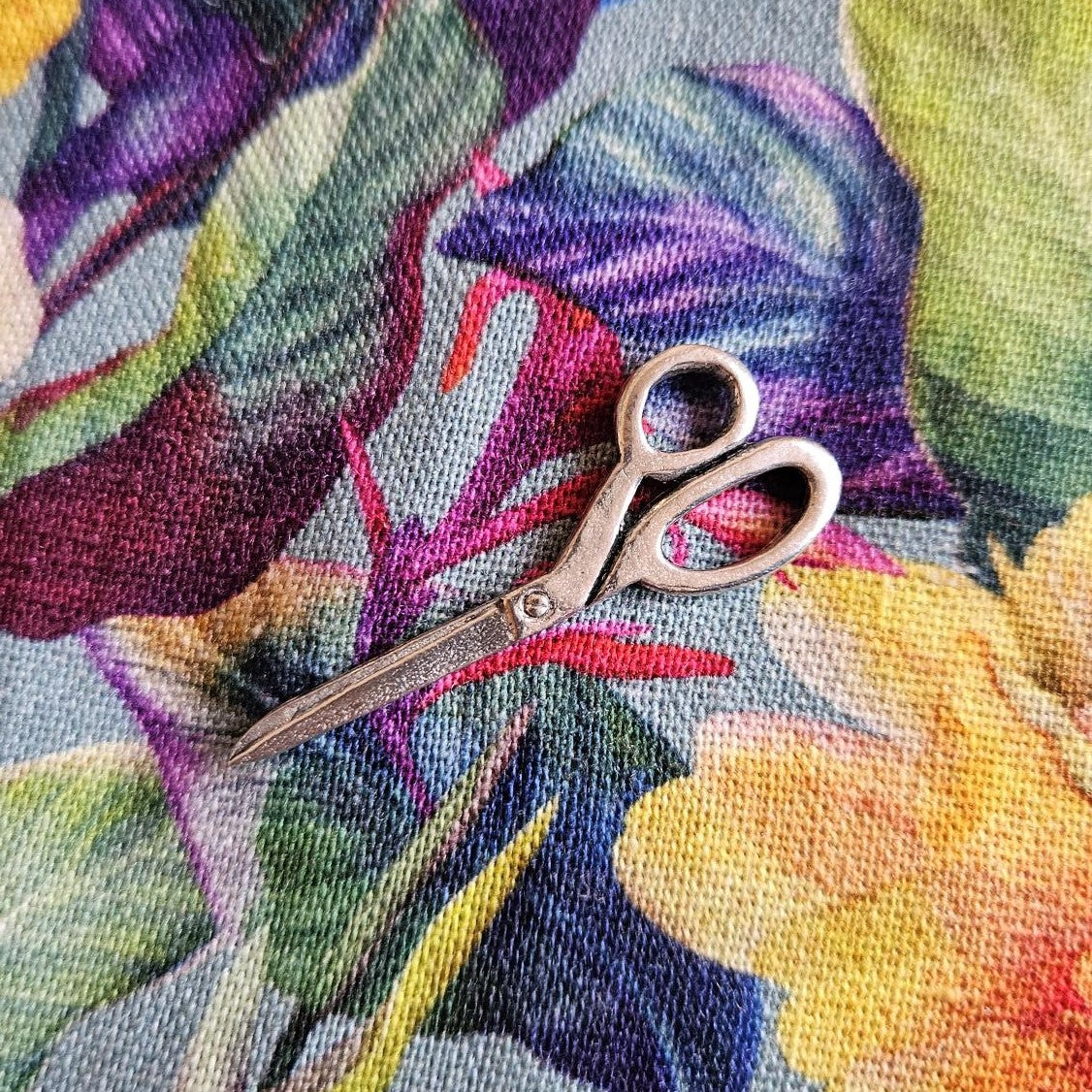 Ernest Wright Scissor Brooch