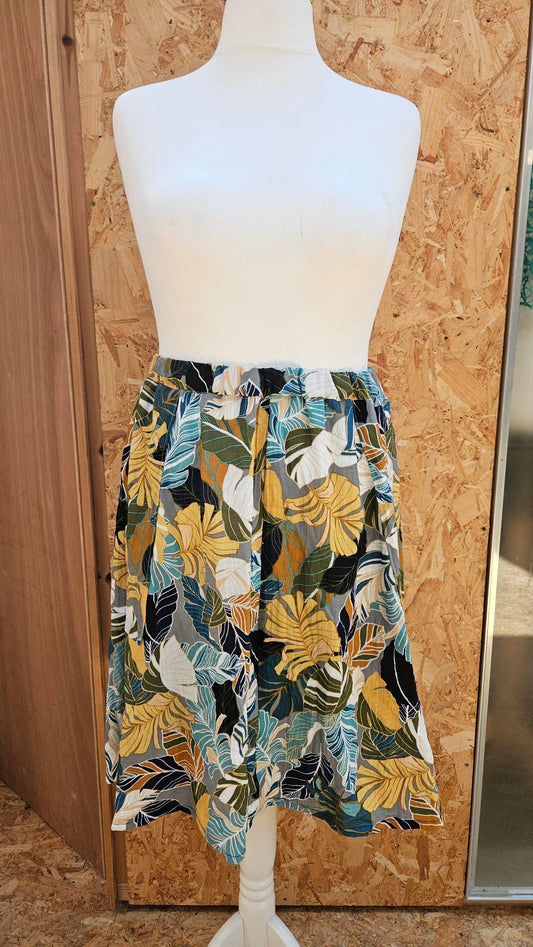 Sample Paloma Skirt in Leaf Print Viscose Crepe - Size 18