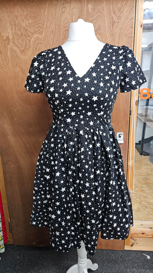 Sample Lotta Dress in Black Star Print Cotton - Size 14