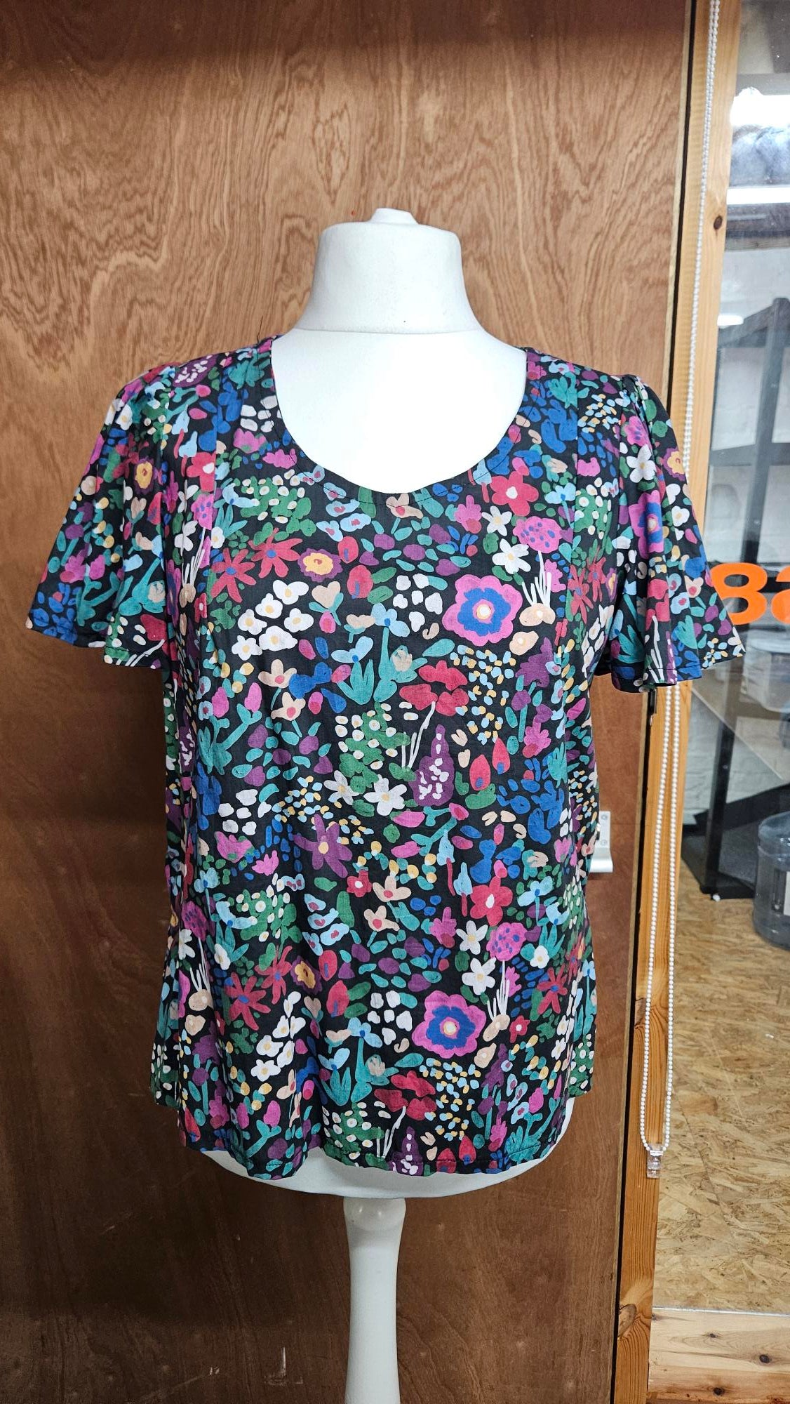 Sample Iris Top in Lady McElroy Cotton Lawn - Size 16/18