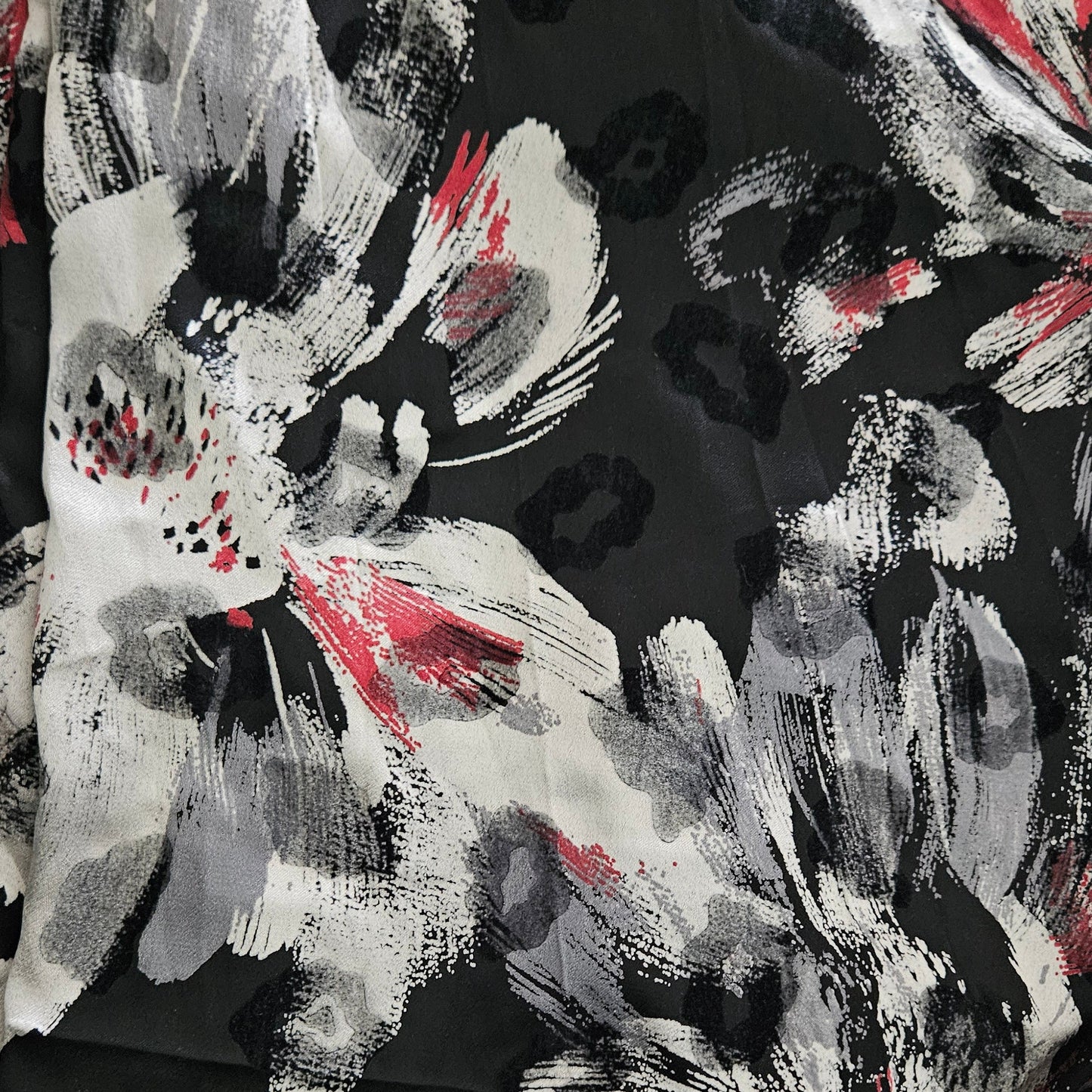 Floral Jacquard Viscose Satin in Silver Grey and Black Remnant - 4.15m
