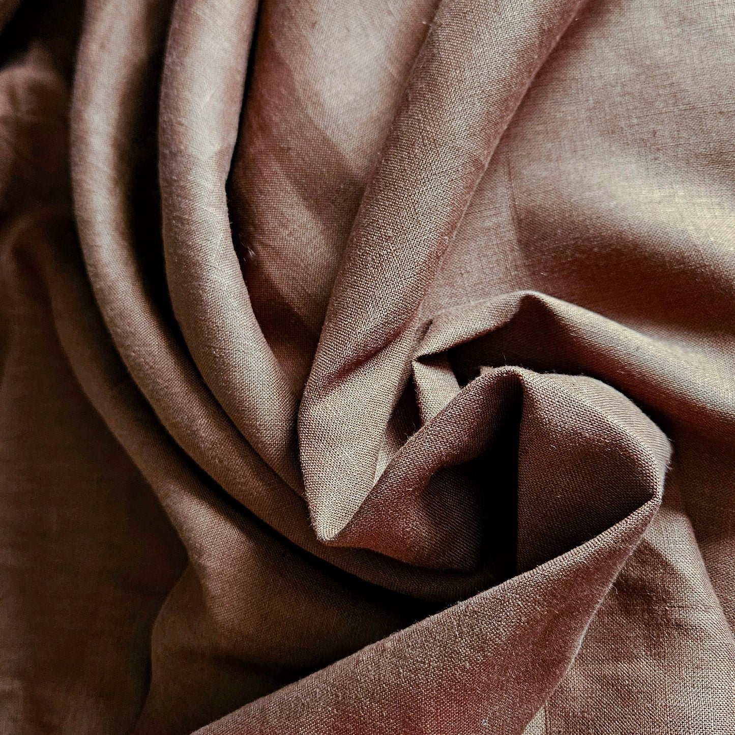 Lightweight Linen in Brown