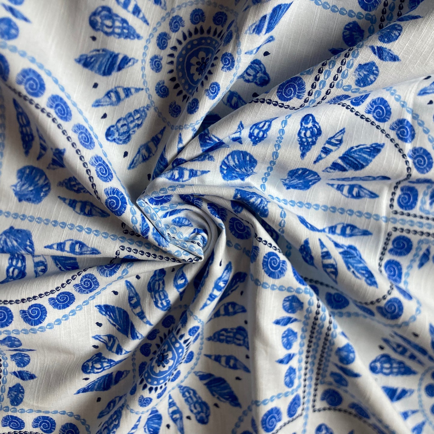 Shell Tiles Print Cotton Linen in Blue and White
